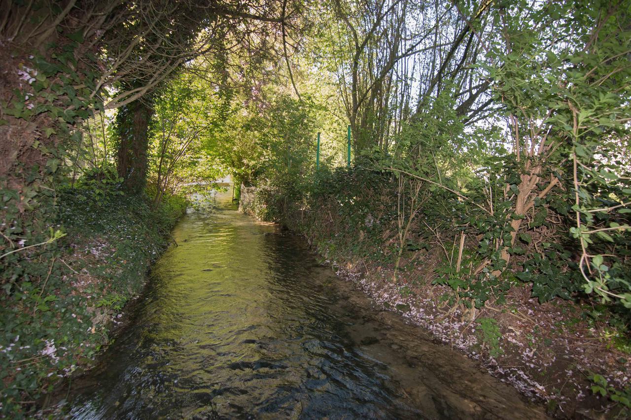La Pomme Petillante Maisnieres ภายนอก รูปภาพ